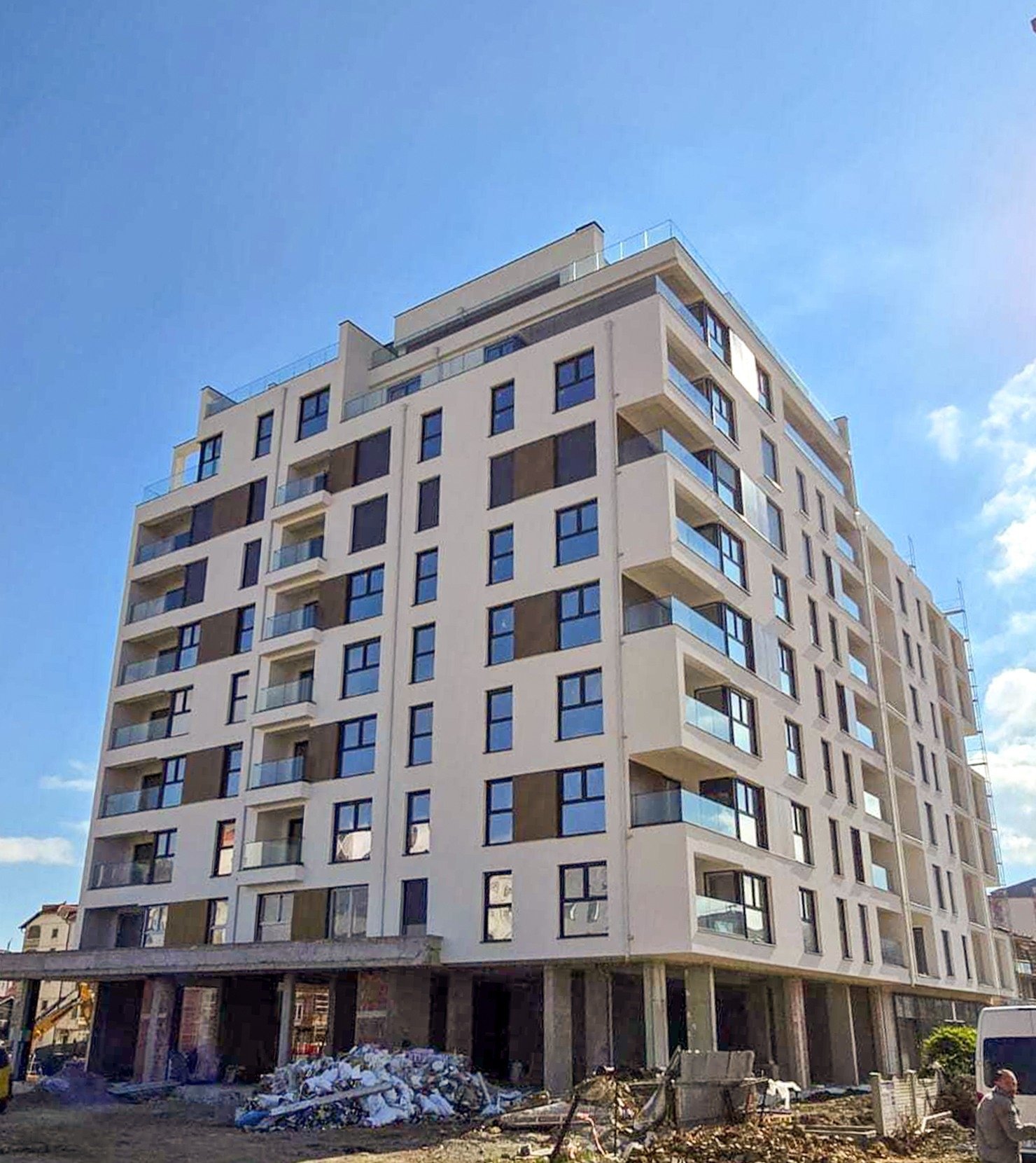 Dritare për një hapësirë moderne — Projekt i përfunduar